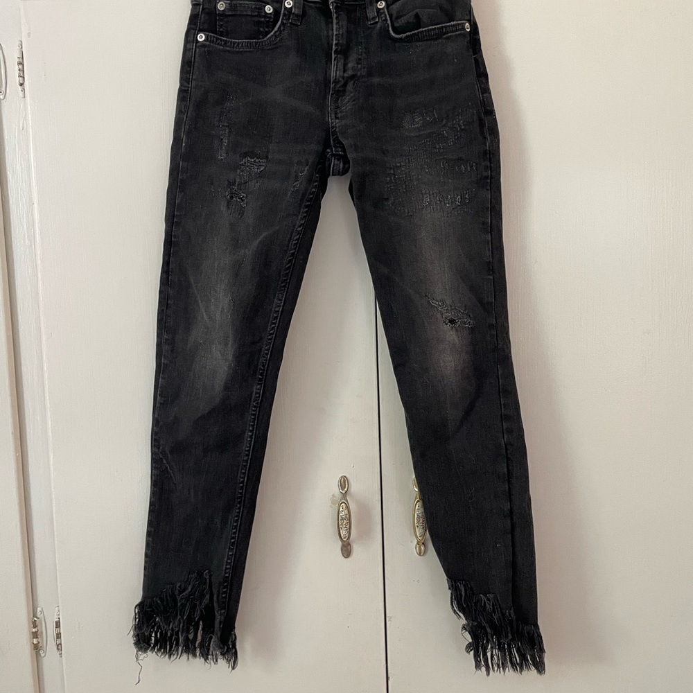 Zara Black Ankle Cropped Jeans with Frayed Hem